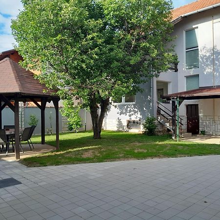 Apartman Kod Dide I Bake Vukovar Exterior foto